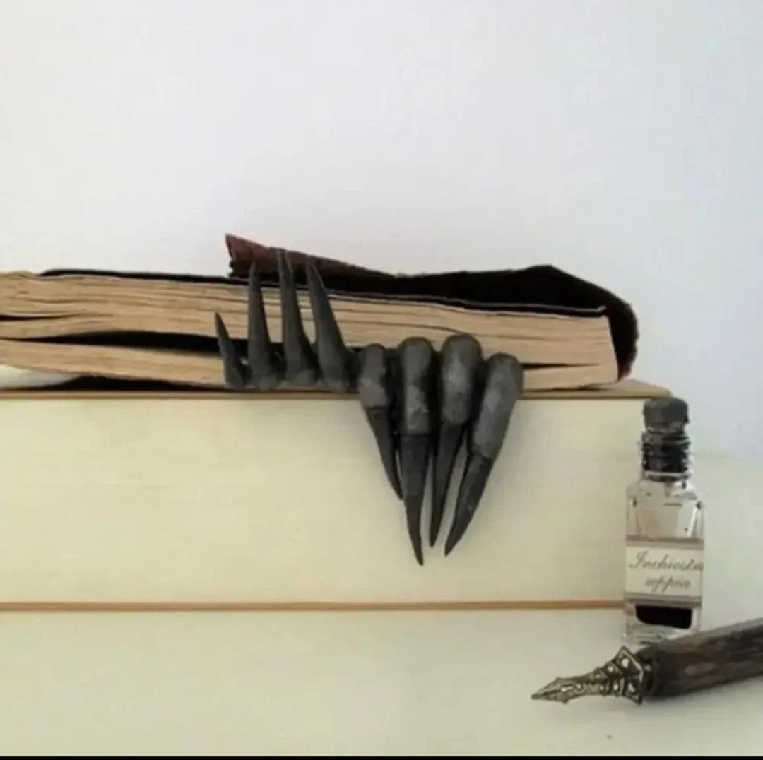Claw Bookmark
