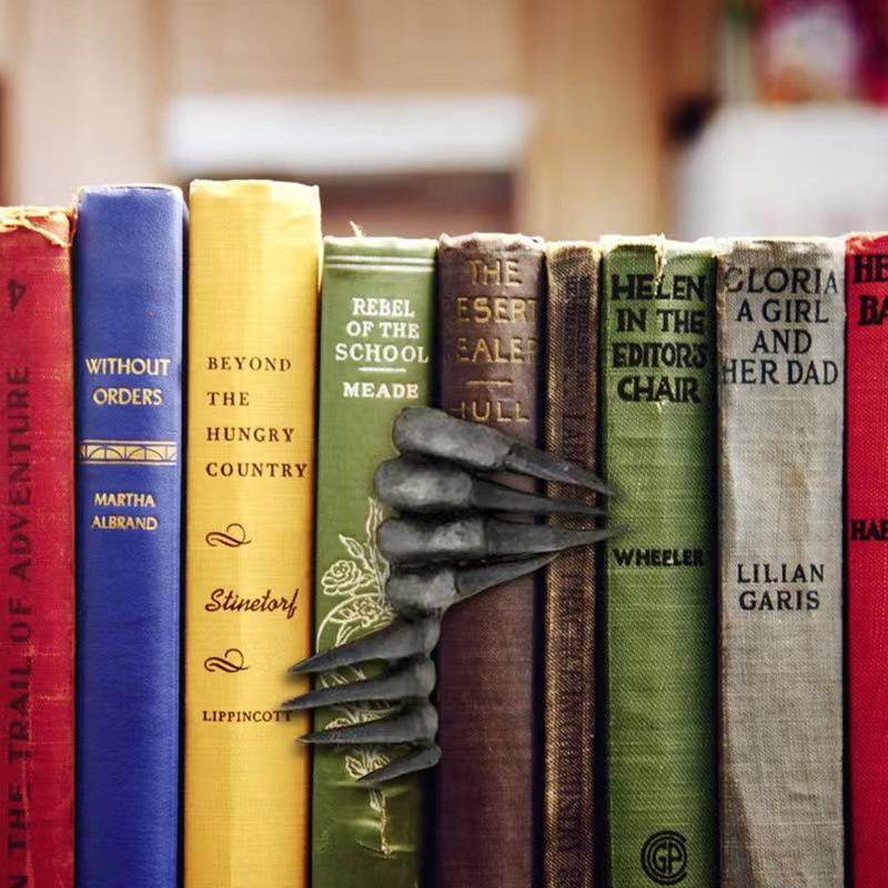 Claw Bookmark